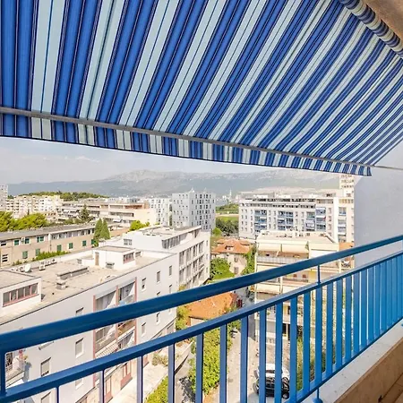 Spacious Terrace With Private Parking