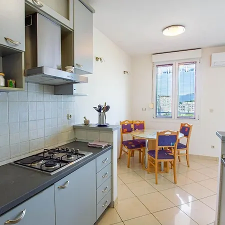 Spacious Terrace With Private Parking
